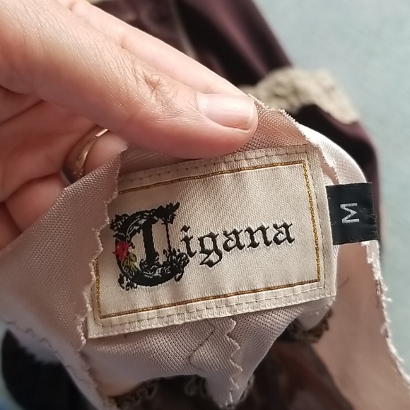 Cigana lace and satin dress - Picture 9 of 9